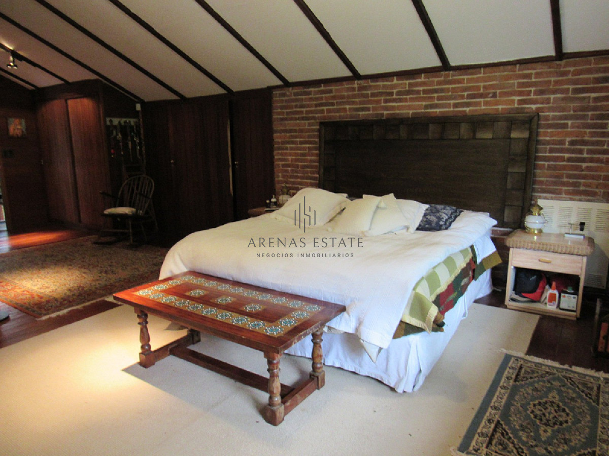 Casa ID.2878 - Casa en Mansa 4 dormitorios y dependencia, con piscina y barbacoa