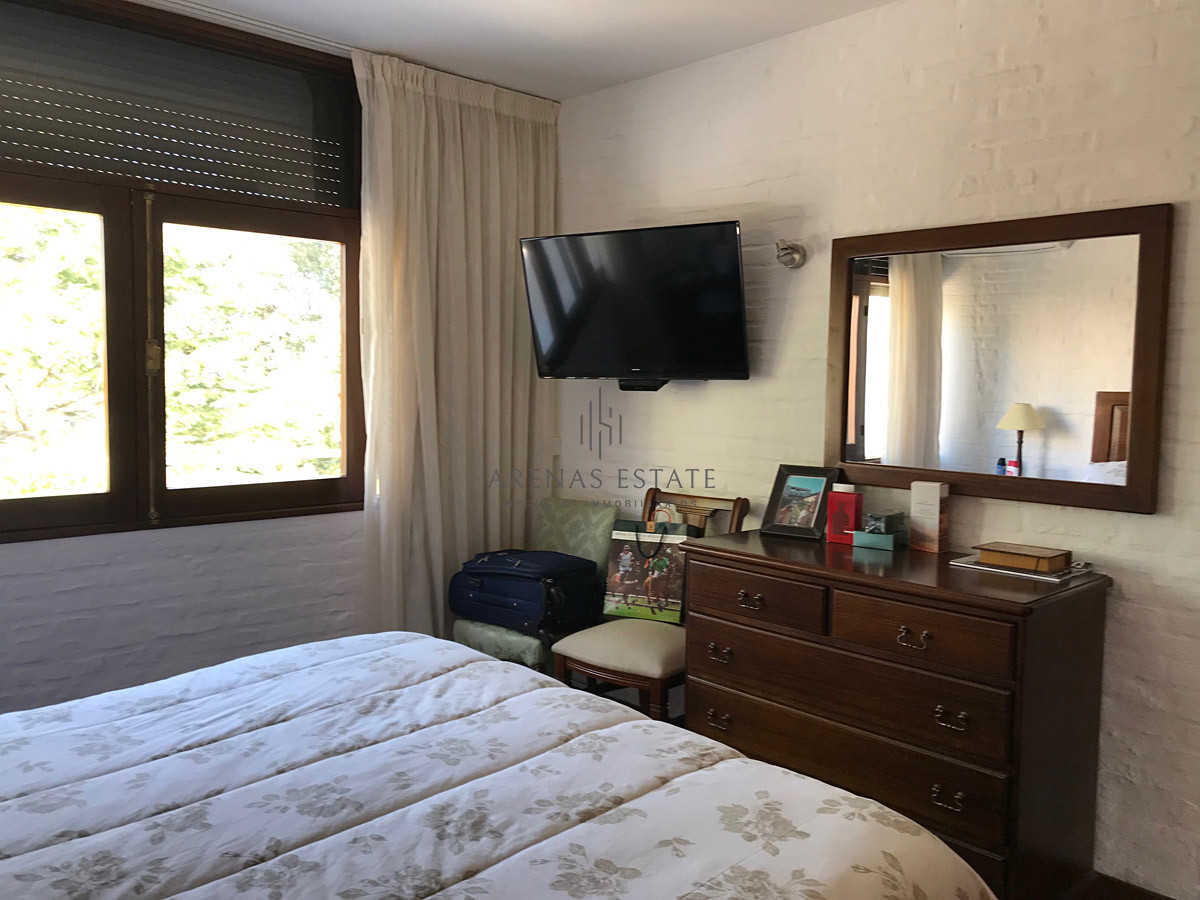 Casa ID.4048 - Casa en Mansa 4 dormitorios con piscina y barbacoa