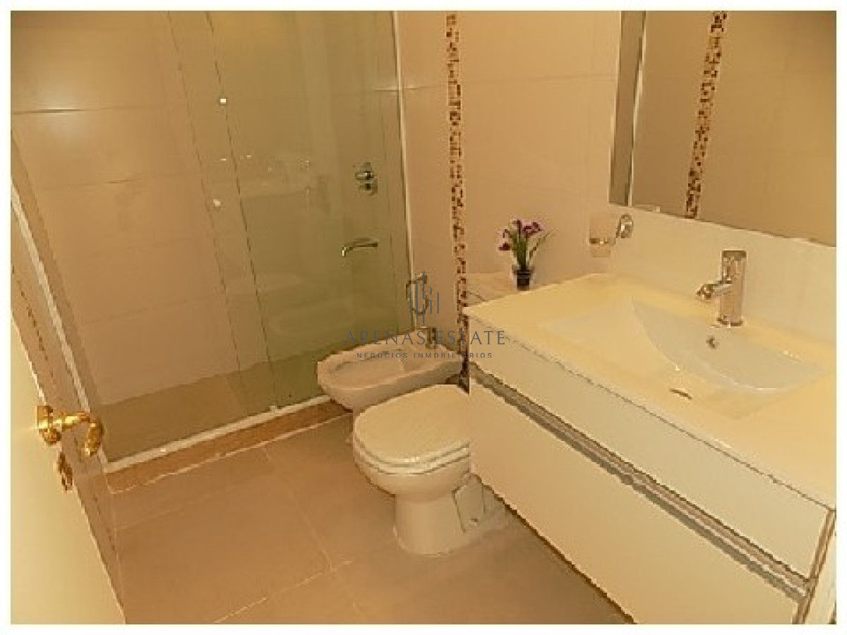 Casa ID.2876 - Casa en Mansa 4 dormitorios con piscina y cochera