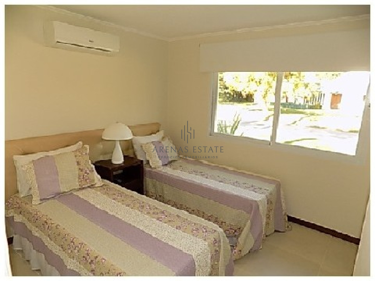 Casa ID.2876 - Casa en Mansa 4 dormitorios con piscina y cochera
