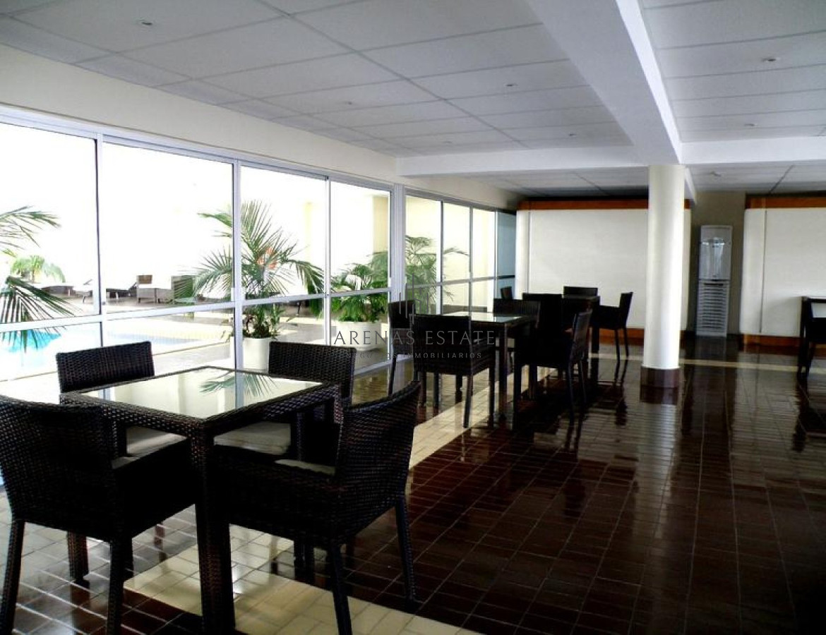 Apartamento ID.2351 - Apartamento en Venta en Península , Punta del Este , 3 dormitorios y servicio