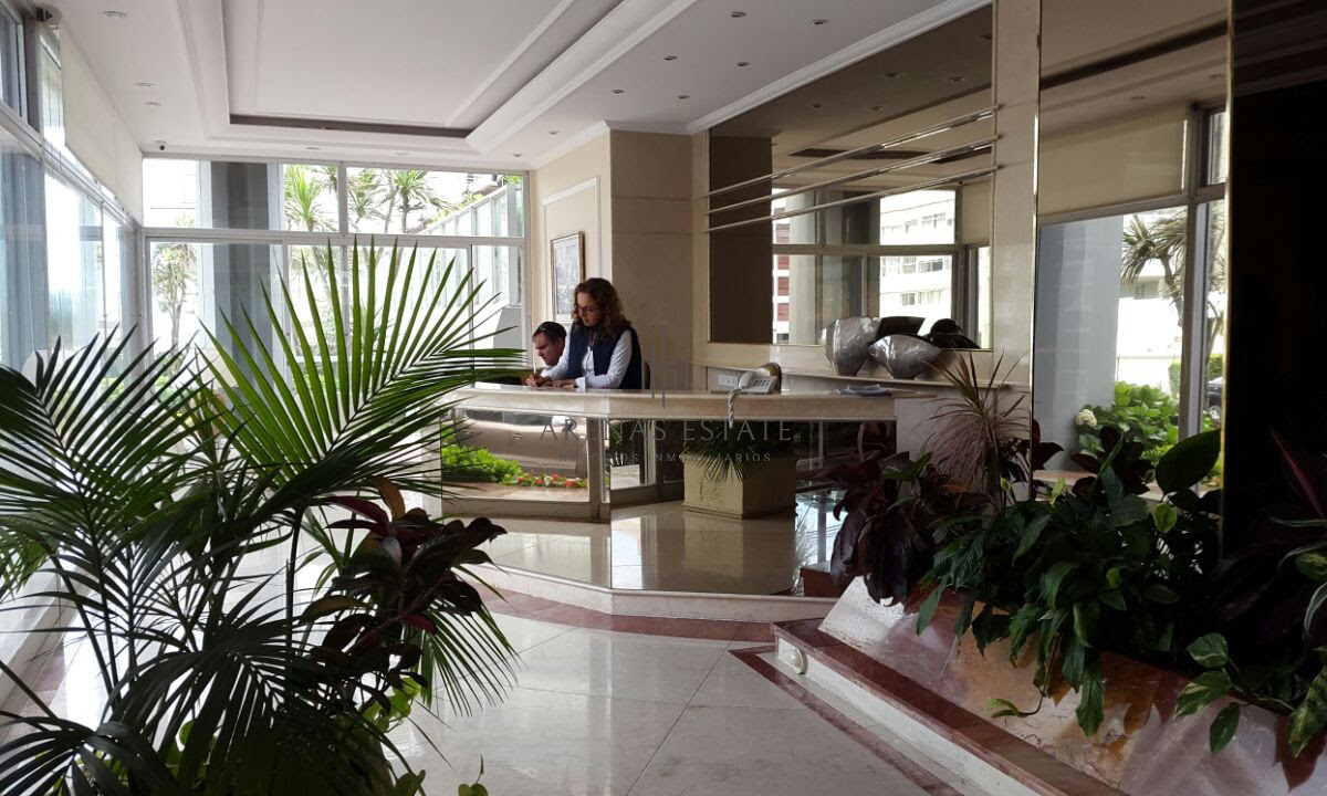 Apartamento ID.2351 - Apartamento en Venta en Península , Punta del Este , 3 dormitorios y servicio