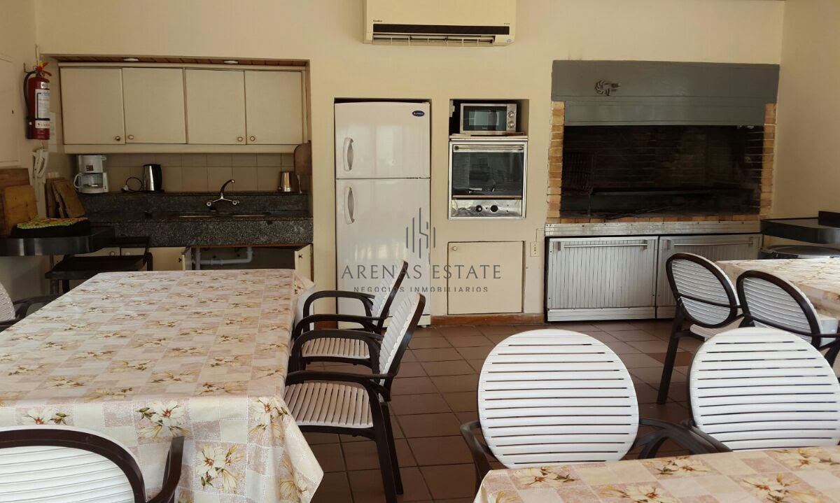 Apartamento ID.2351 - Apartamento en Venta en Península , Punta del Este , 3 dormitorios y servicio