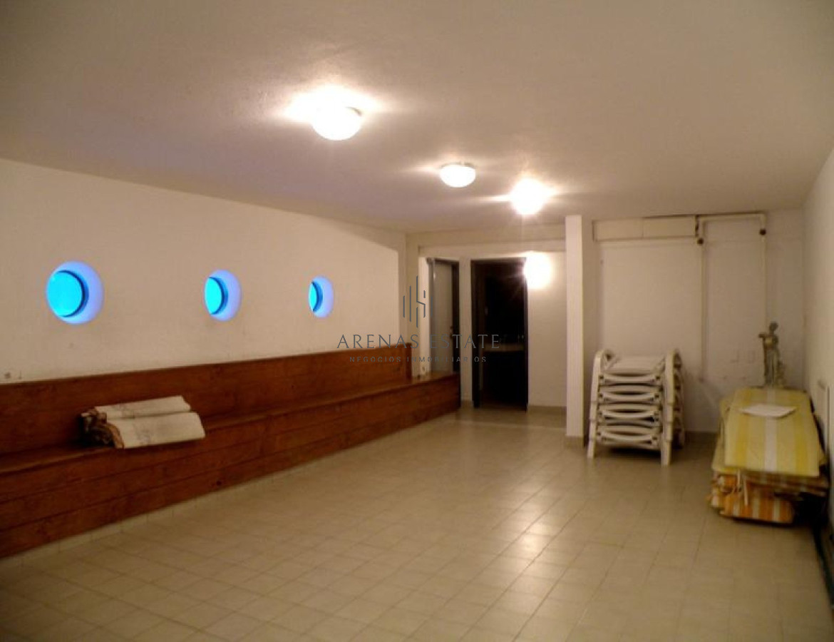Apartamento ID.2351 - Apartamento en Venta en Península , Punta del Este , 3 dormitorios y servicio