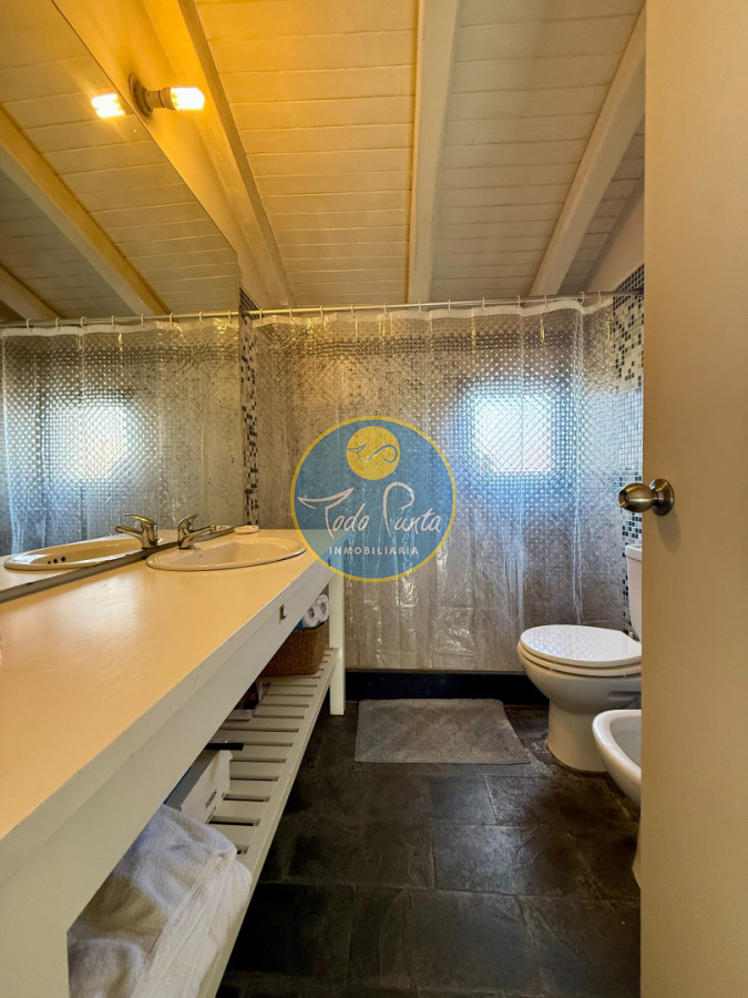 Miniatura de Casa de 2 dormitorios en Pinares, Punta del Este | Todo Punta