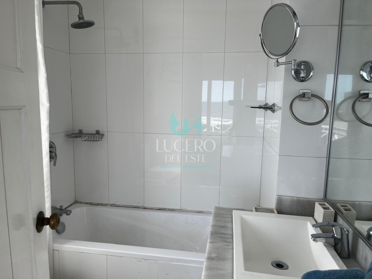 Apartamento ID.789 - Apartamento frente al mar en alquiler.