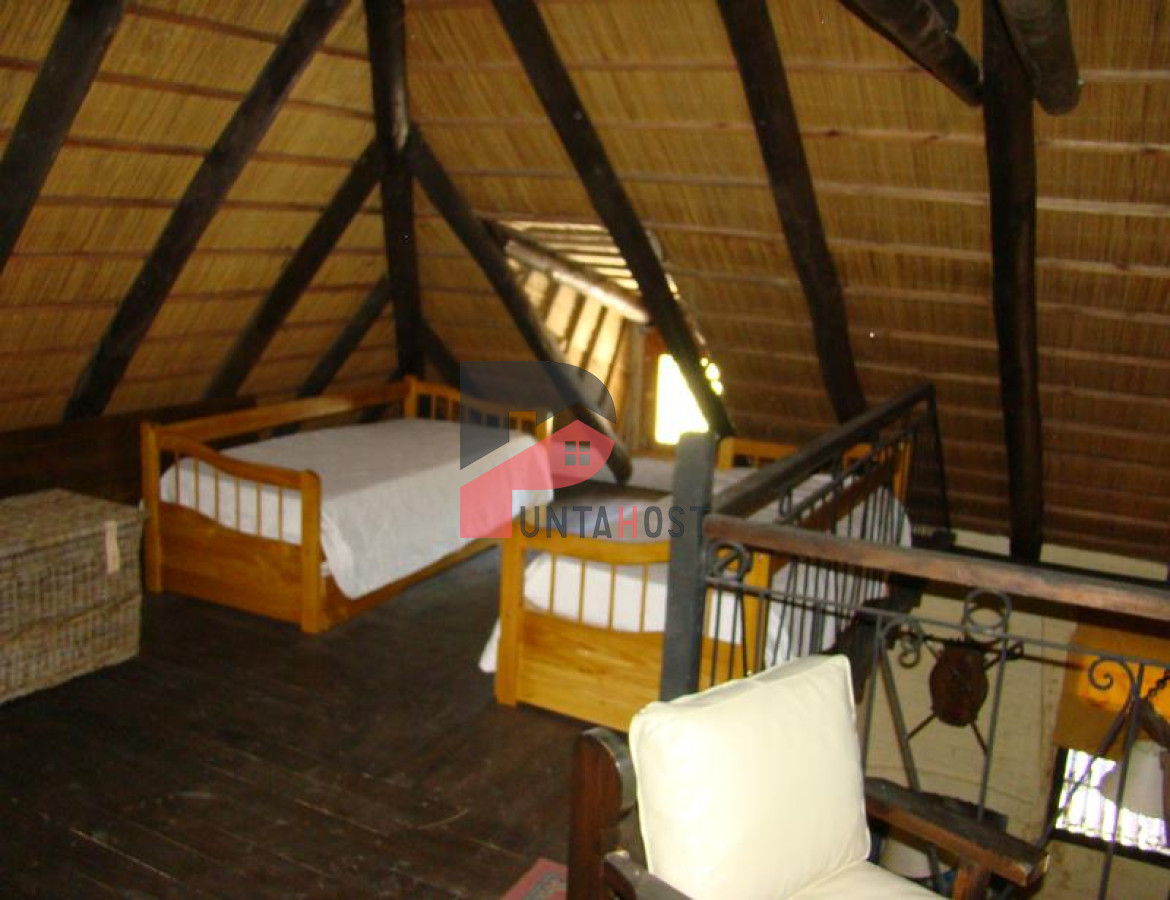 Casa ID.98 - Cabaña en Pinares, a metros del mar....