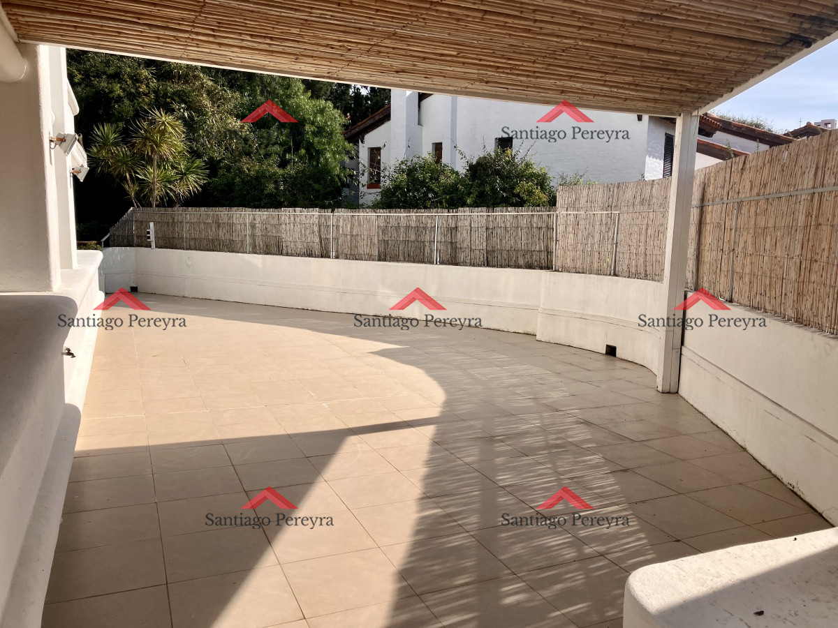 Apartamento ID.8920 - Apartamento en la Brava 3 dormitorios con terraza y cochera