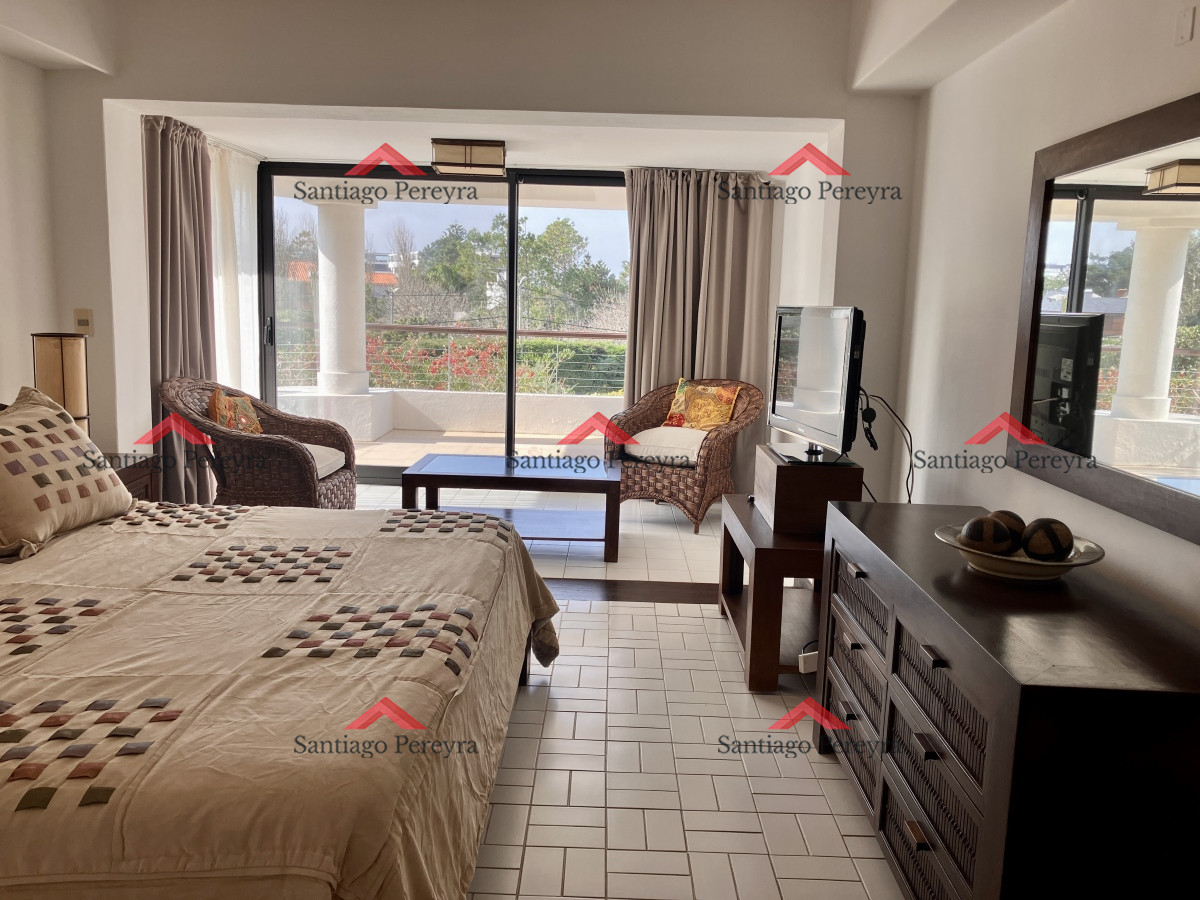 Apartamento ID.8920 - Apartamento en la Brava 3 dormitorios con terraza y cochera