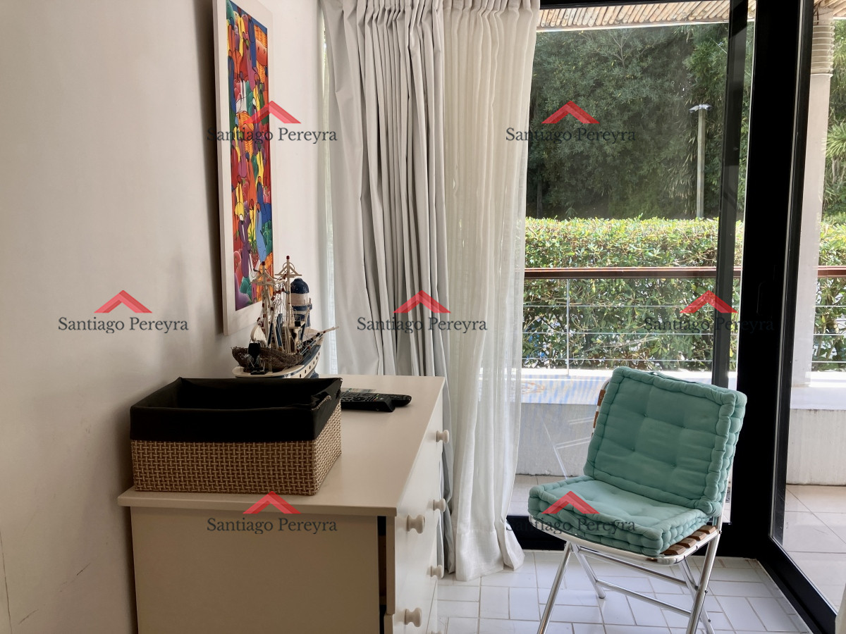Apartamento ID.8920 - Apartamento en la Brava 3 dormitorios con terraza y cochera