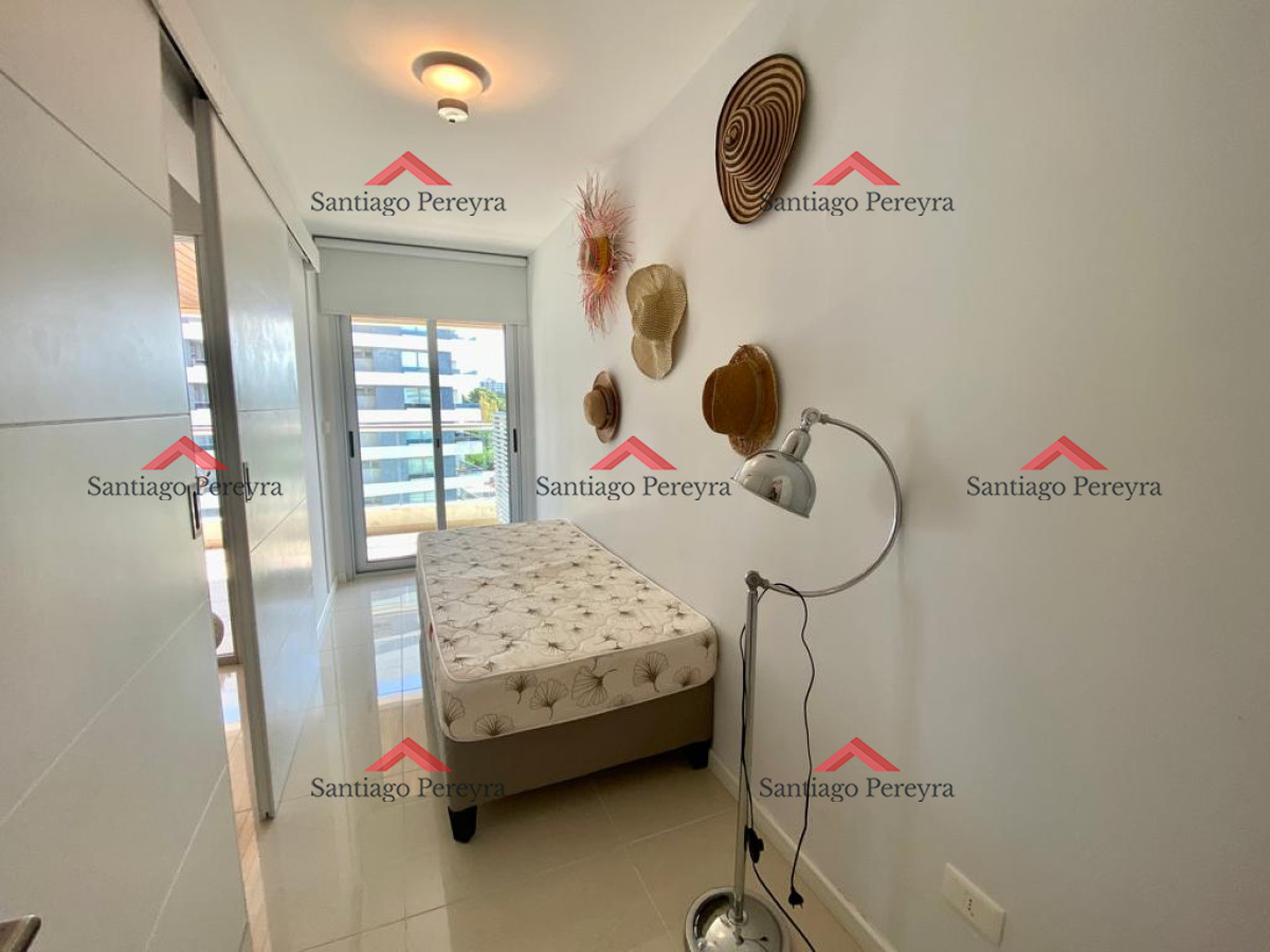 Apartamento ID.13797 - Apartamento en la Brava 2 y 1/2 dormitorios con terraza y garage