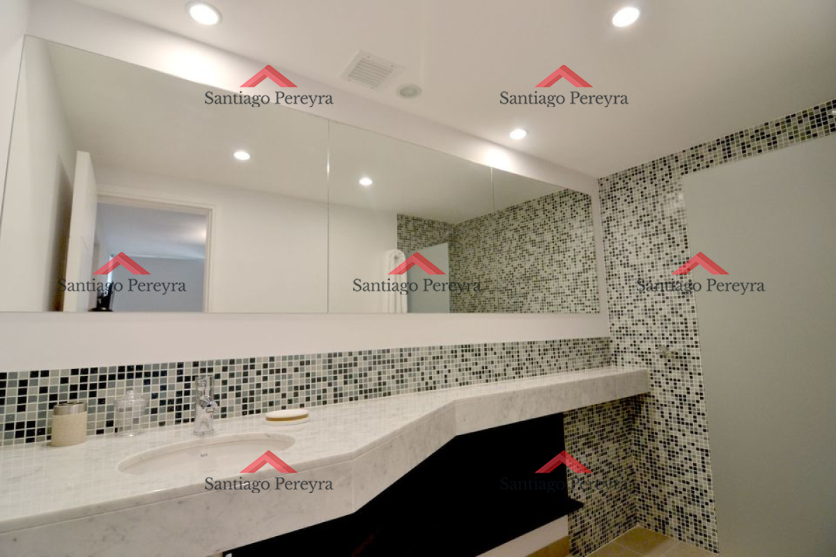 Apartamento ID.13797 - Apartamento en la Brava 2 y 1/2 dormitorios con terraza y garage