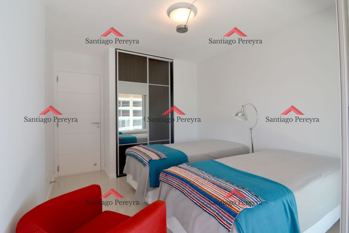 Apartamento ID.13797 - Apartamento en la Brava 2 y 1/2 dormitorios con terraza y garage