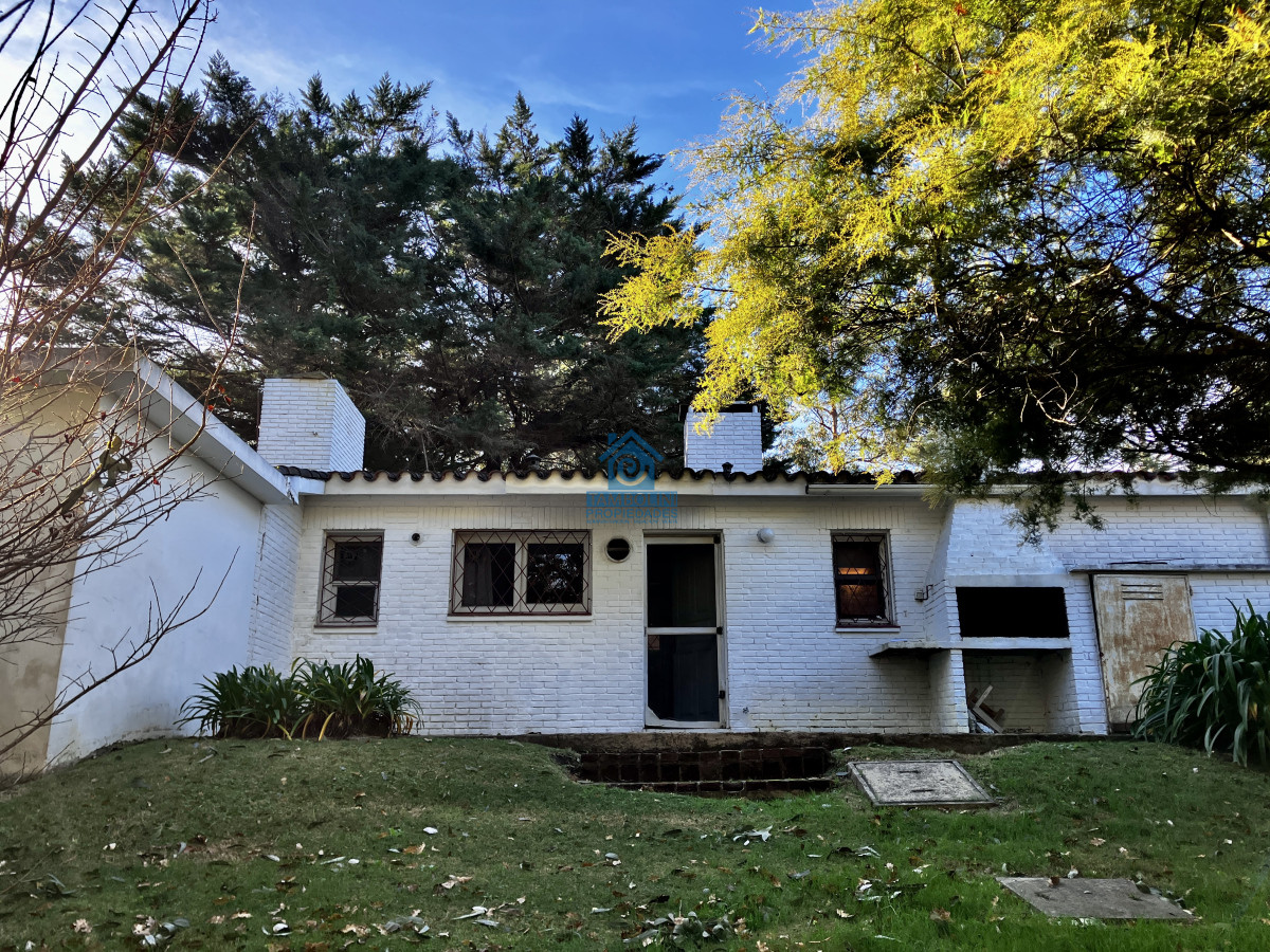 Casa ID.911 - Oportunidad destacada.Construcción solida sobre muy buen terreno, ubicada en Golf