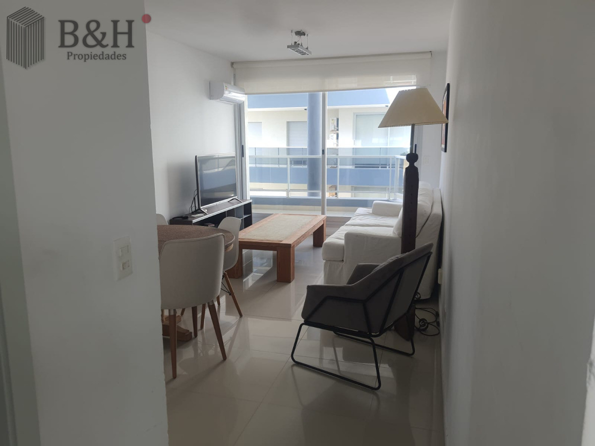 Apartamento ID.7250 - En plena Peninsula y a pasos del Puerto en el Casco Viejo