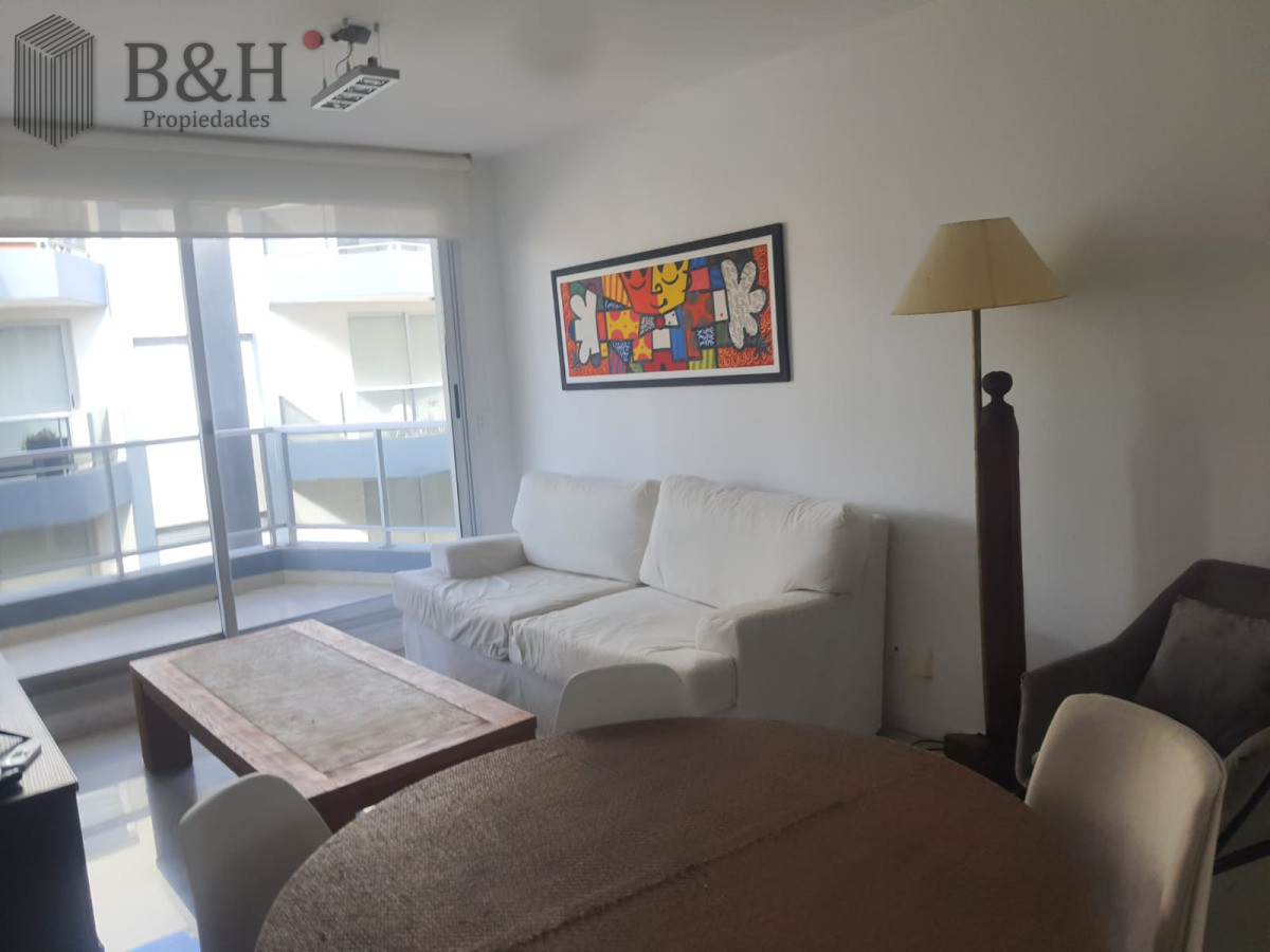 Apartamento ID.7250 - En plena Peninsula y a pasos del Puerto en el Casco Viejo