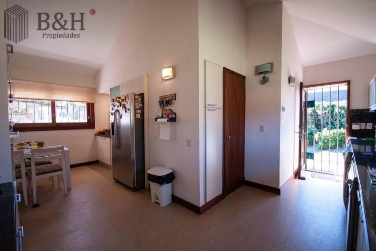 Casa ID.3945 - Excelente casa a 100 mts de Playa Mansa