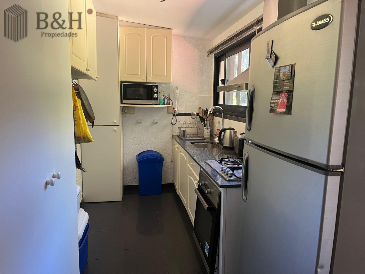Casa ID.6671 - Alquiler anual ideal uso comercial o familiar .Sobre Avenida Córdoba.
