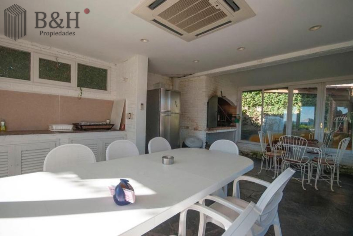 Casa ID.3945 - Excelente casa a 100 mts de Playa Mansa