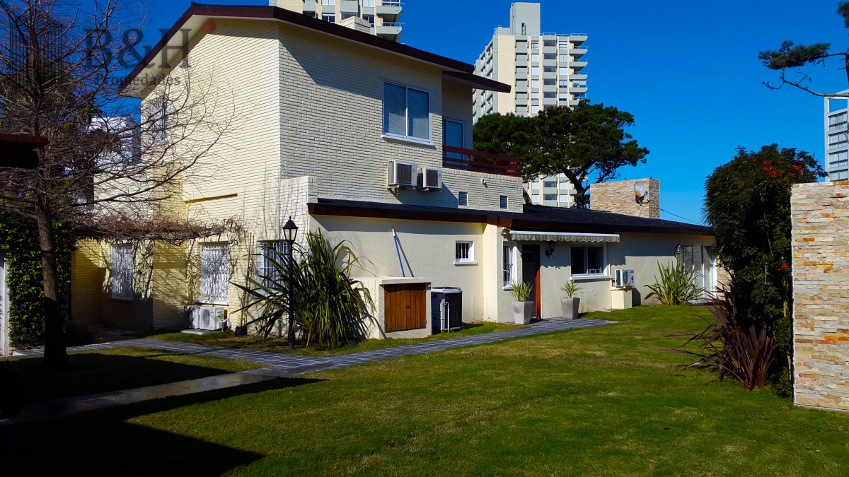 Casa ID.3944 - Casa en Mansa 5 dormitorios con piscina y barbacoa