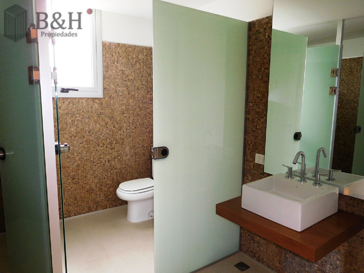 Apartamento ID.5463 - Apartamento en Brava 2 dormitorios 2 baños, garage