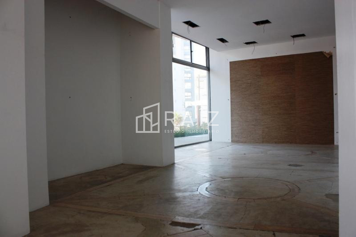 Local Comercial ID.9828 - Local en Punta del Este, Península