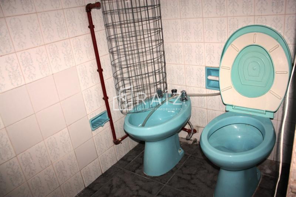 Local Comercial ID.9828 - Local en Punta del Este, Península