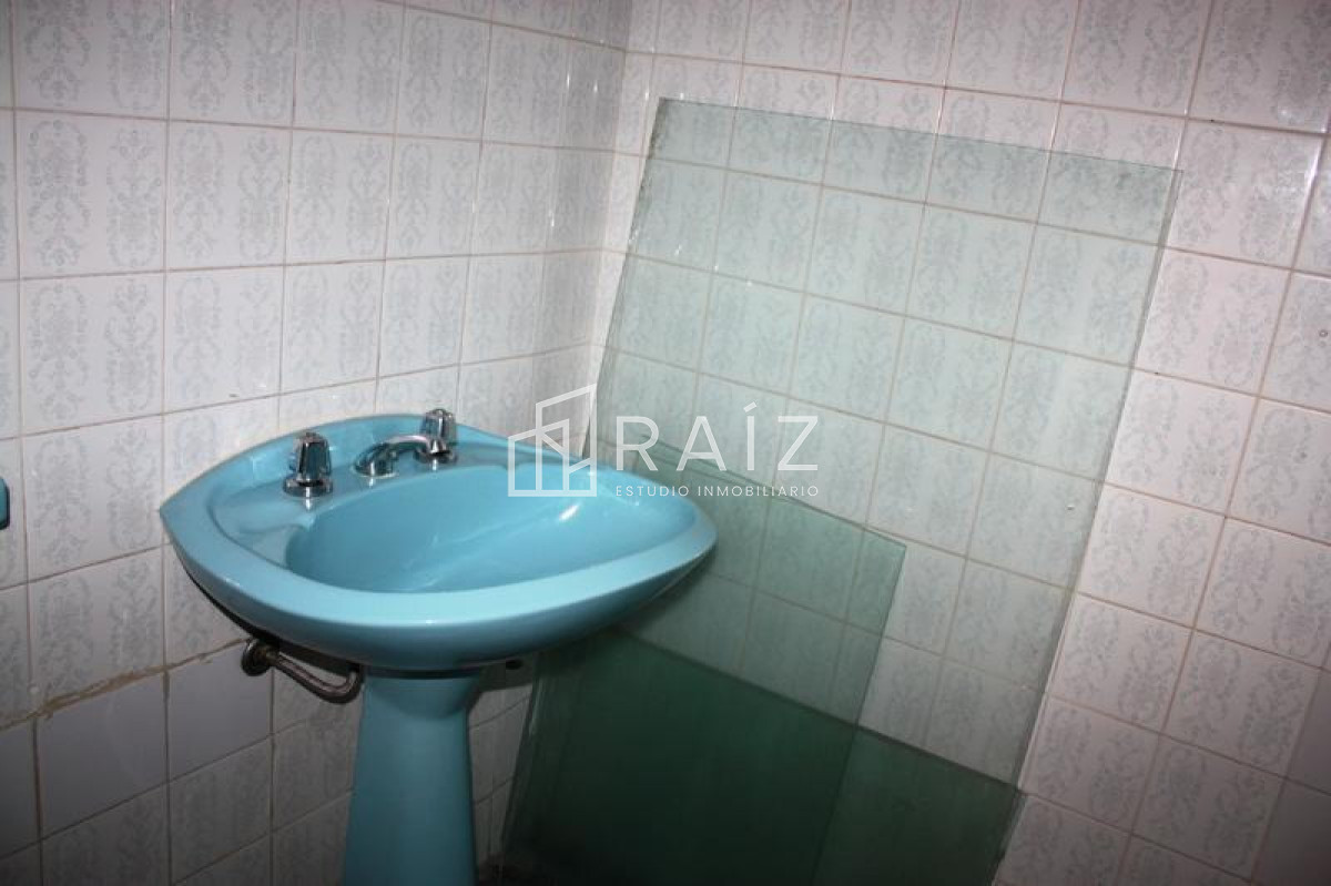 Local Comercial ID.9828 - Local en Punta del Este, Península