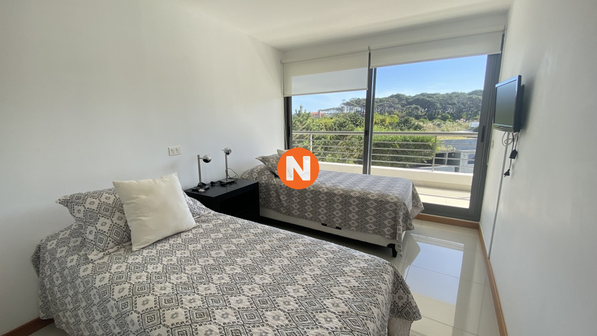 Apartamento Ref.220394 - VENTA DE APARTAMENTO DE 3 SUITES EN EDIFICIO BLUE BIRD PUNTA DEL ESTE