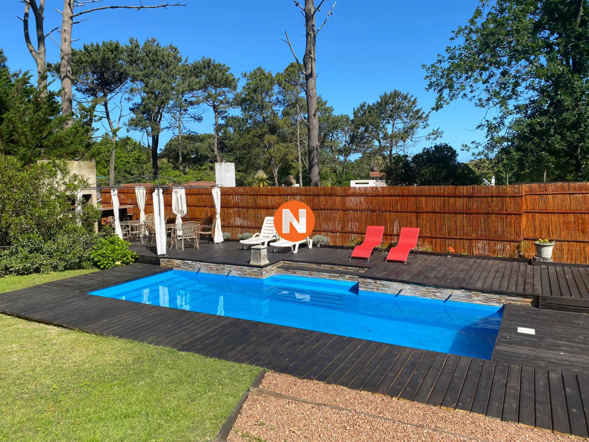 Casa Ref.215896 - Casa en Rincón del Indio 5 dormitorios con piscina
