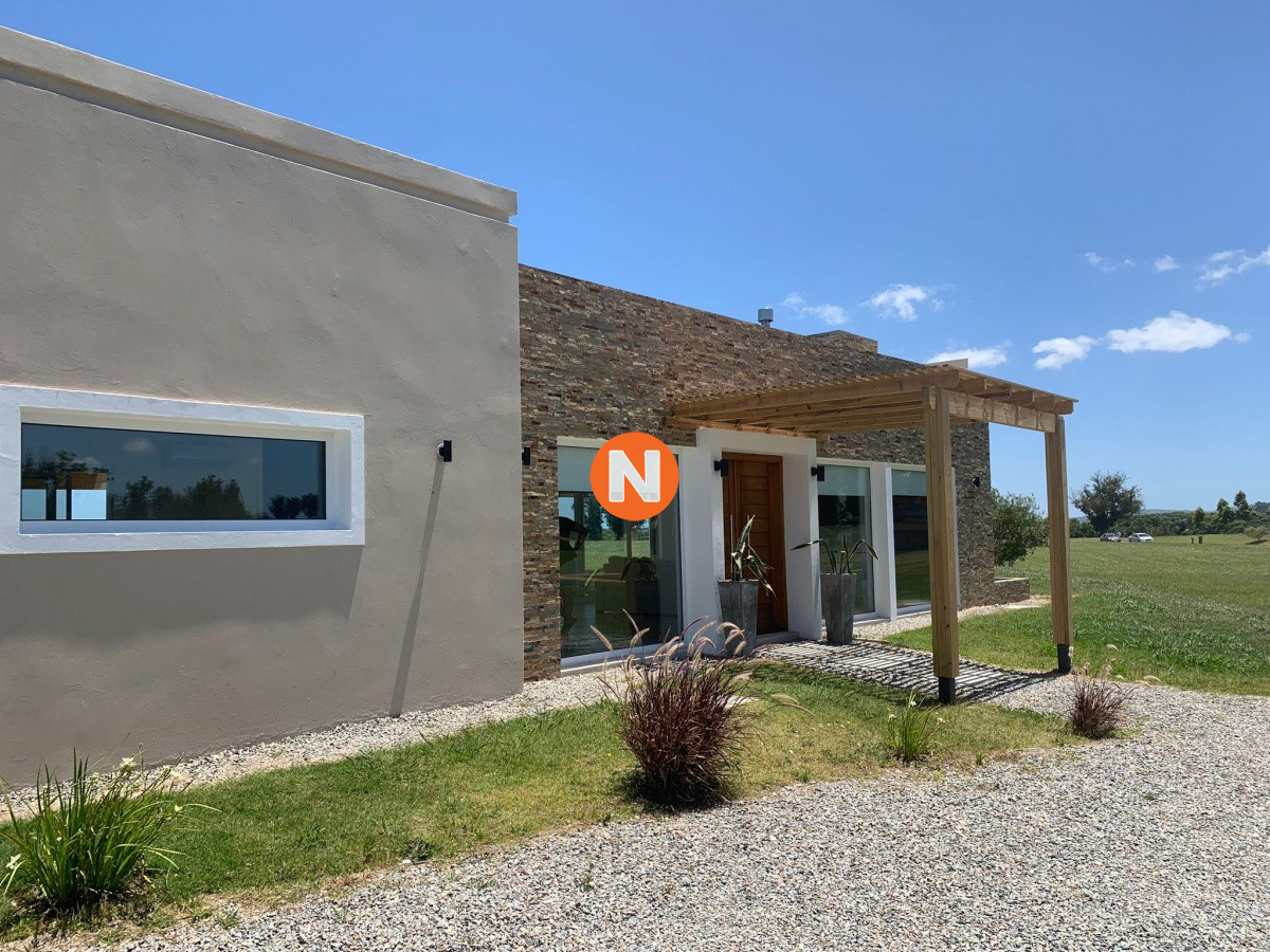 Casa Ref.219896 - Moderna casa en El Quijote en venta y alquiler