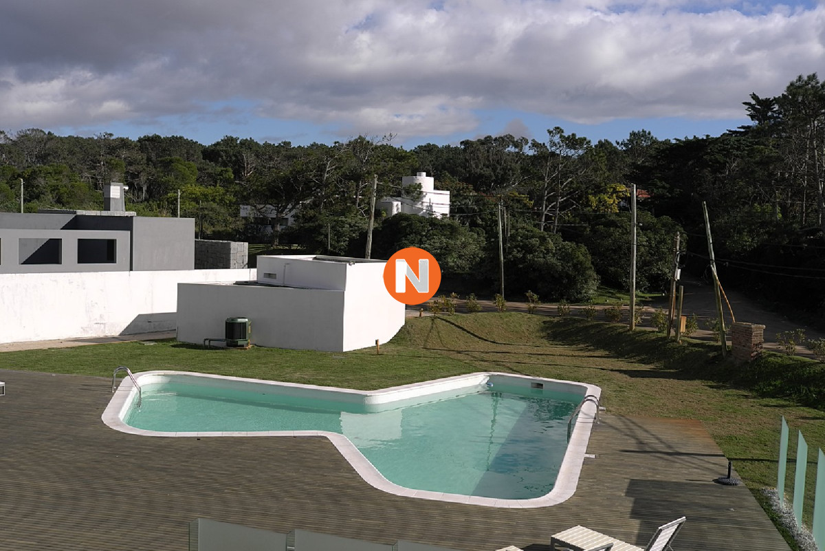 Apartamento Ref.220394 - VENTA DE APARTAMENTO DE 3 SUITES EN EDIFICIO BLUE BIRD PUNTA DEL ESTE