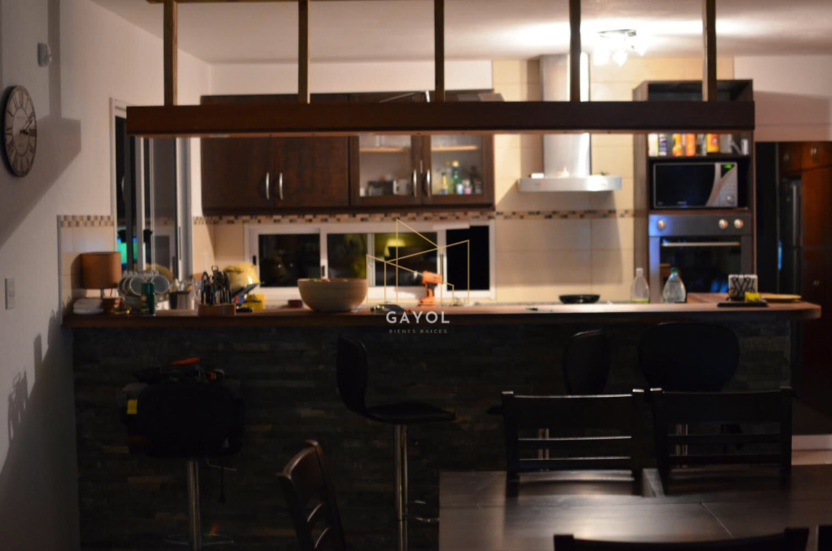 Casa ID.400 - Casa en barrio privado en Jardines de Córdoba 4 dormitorios con parrillero