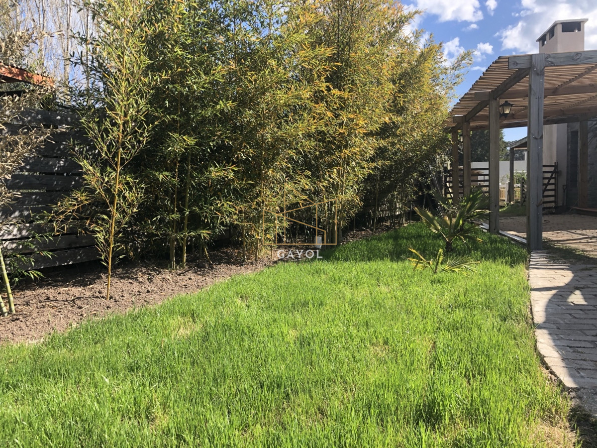 Casa ID.400 - Casa en barrio privado en Jardines de Córdoba 4 dormitorios con parrillero