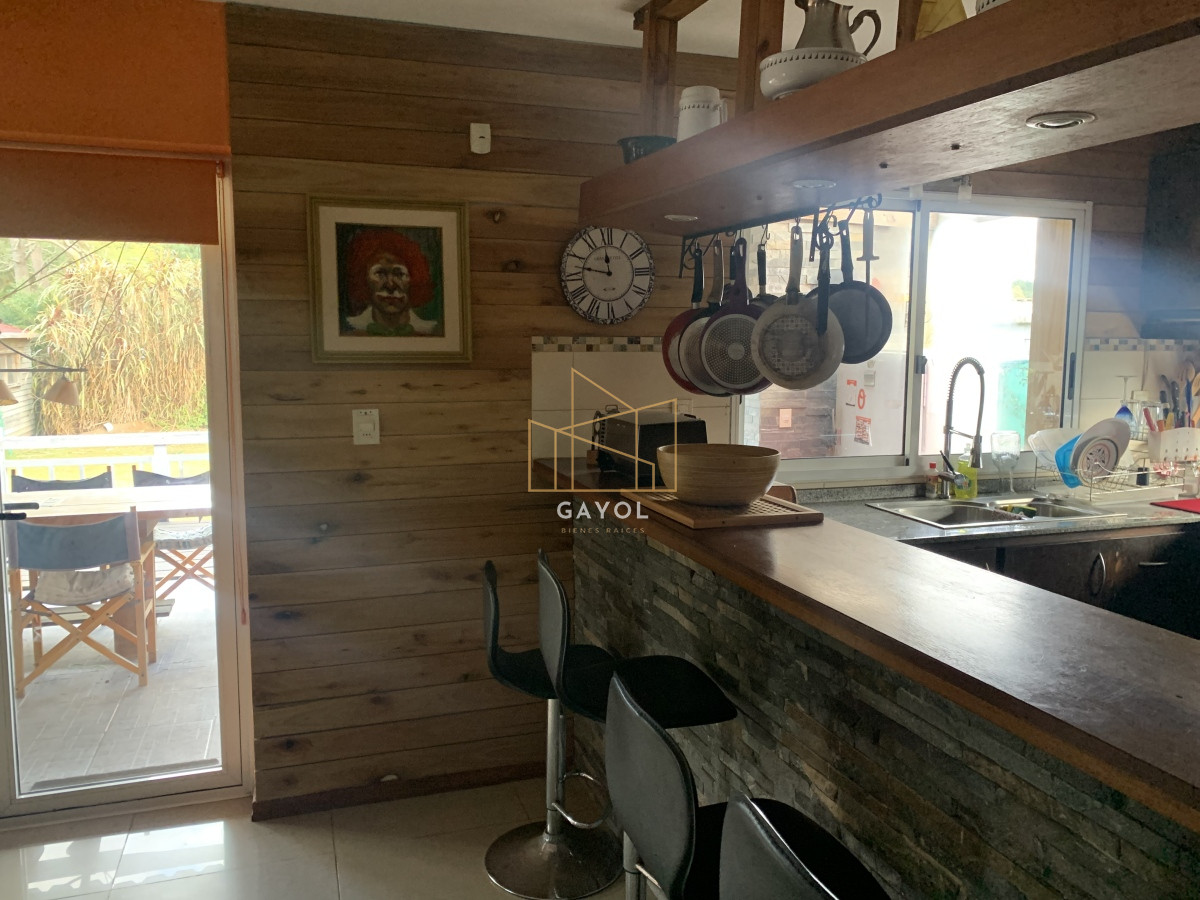 Casa ID.400 - Casa en barrio privado en Jardines de Córdoba 4 dormitorios con parrillero