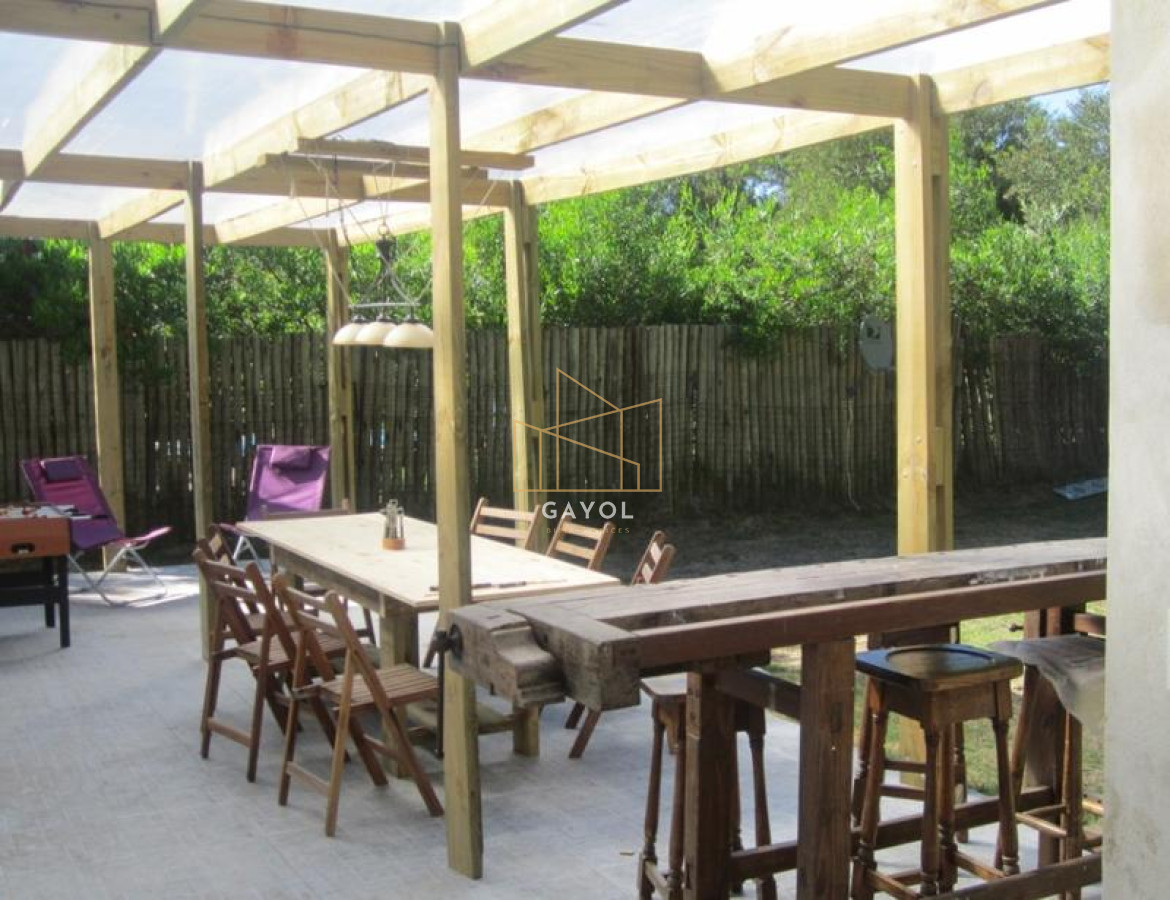 Casa ID.400 - Casa en barrio privado en Jardines de Córdoba 4 dormitorios con parrillero