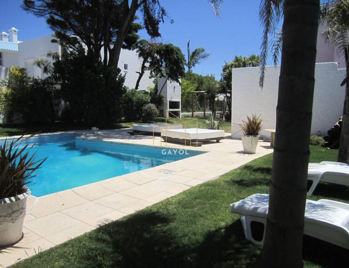 Casa ID.392 - Casa en La Barra, 5 dormitorios *