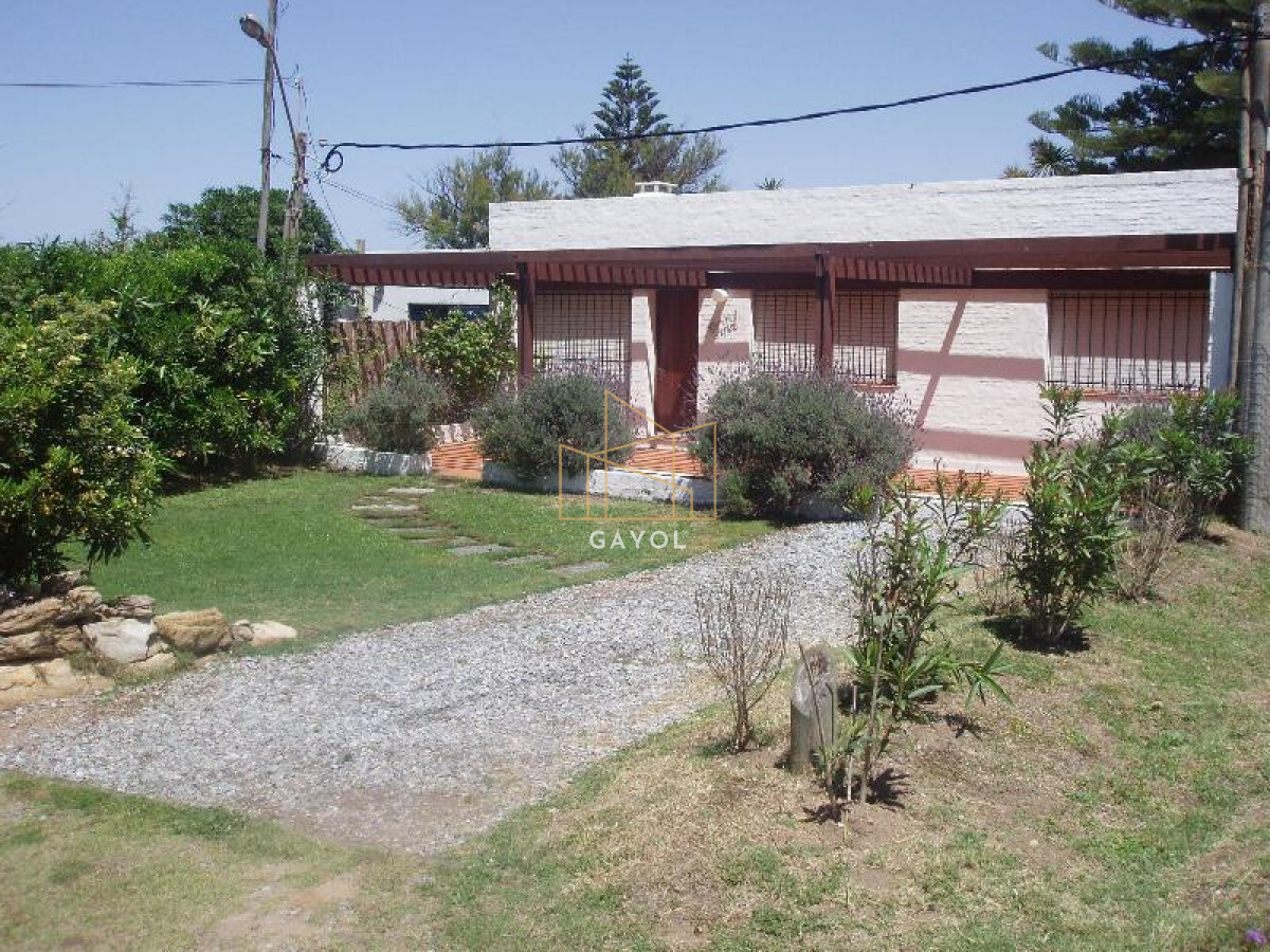 Casa ID.389 - Casa en La Barra 3 dormitorios 2 baños, parrillero