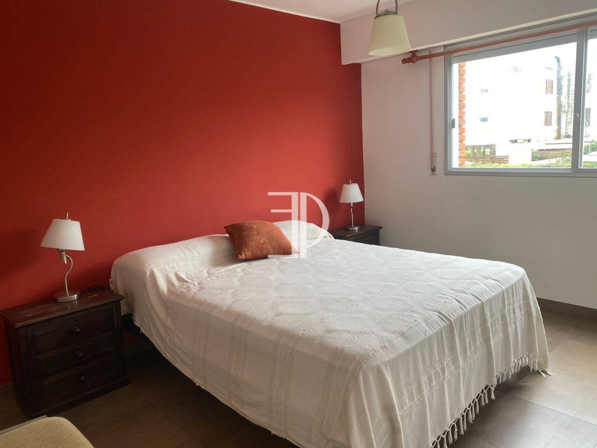 Apartamento ID.298 - Venta apartamento 2 dormitorio , parrillero propio Primera linea mansa