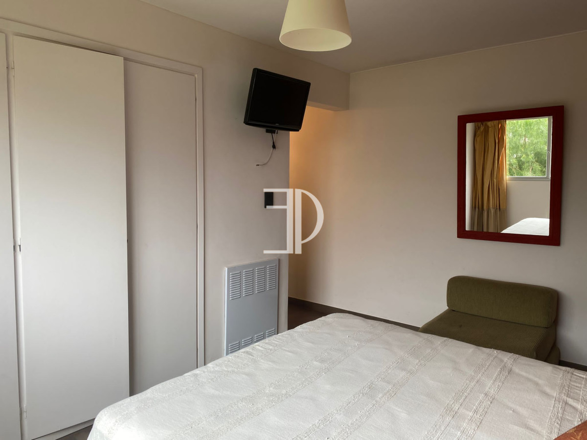 Apartamento ID.298 - Venta apartamento 2 dormitorio , parrillero propio Primera linea mansa