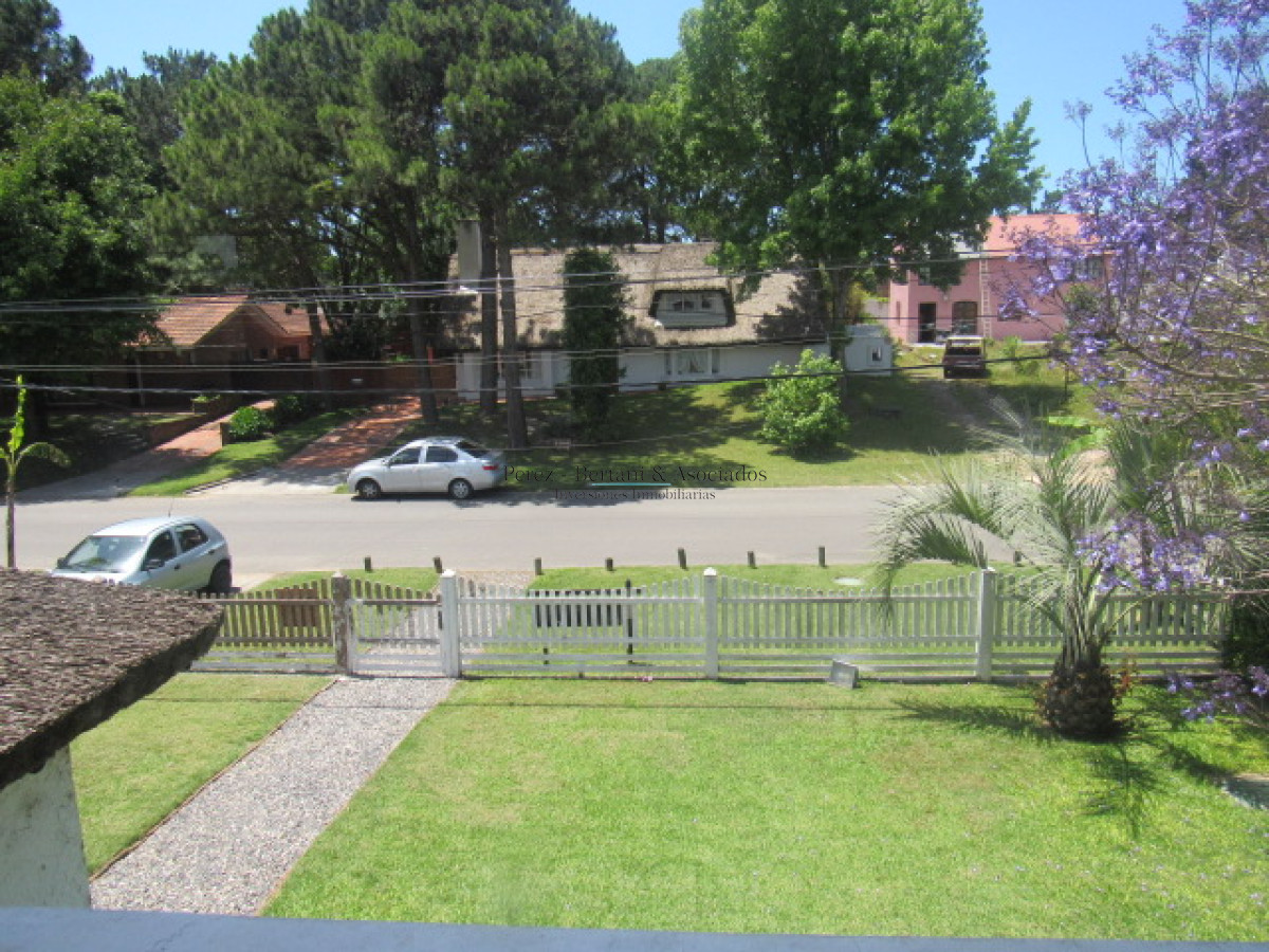 Casa ID.773 - Casa en Pinares 3 dormitorios con piscina y parrillero