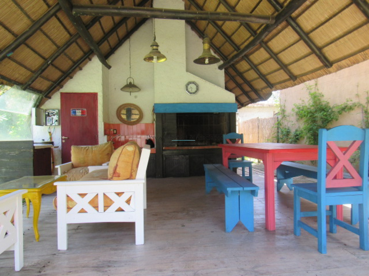 Casa ID.773 - Casa en Pinares 3 dormitorios con piscina y parrillero