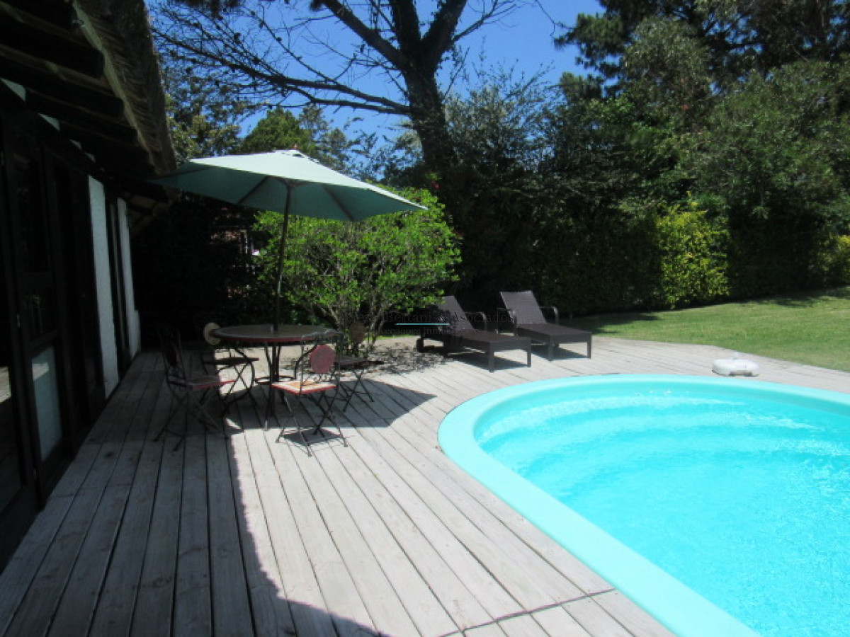 Casa ID.773 - Casa en Pinares 3 dormitorios con piscina y parrillero