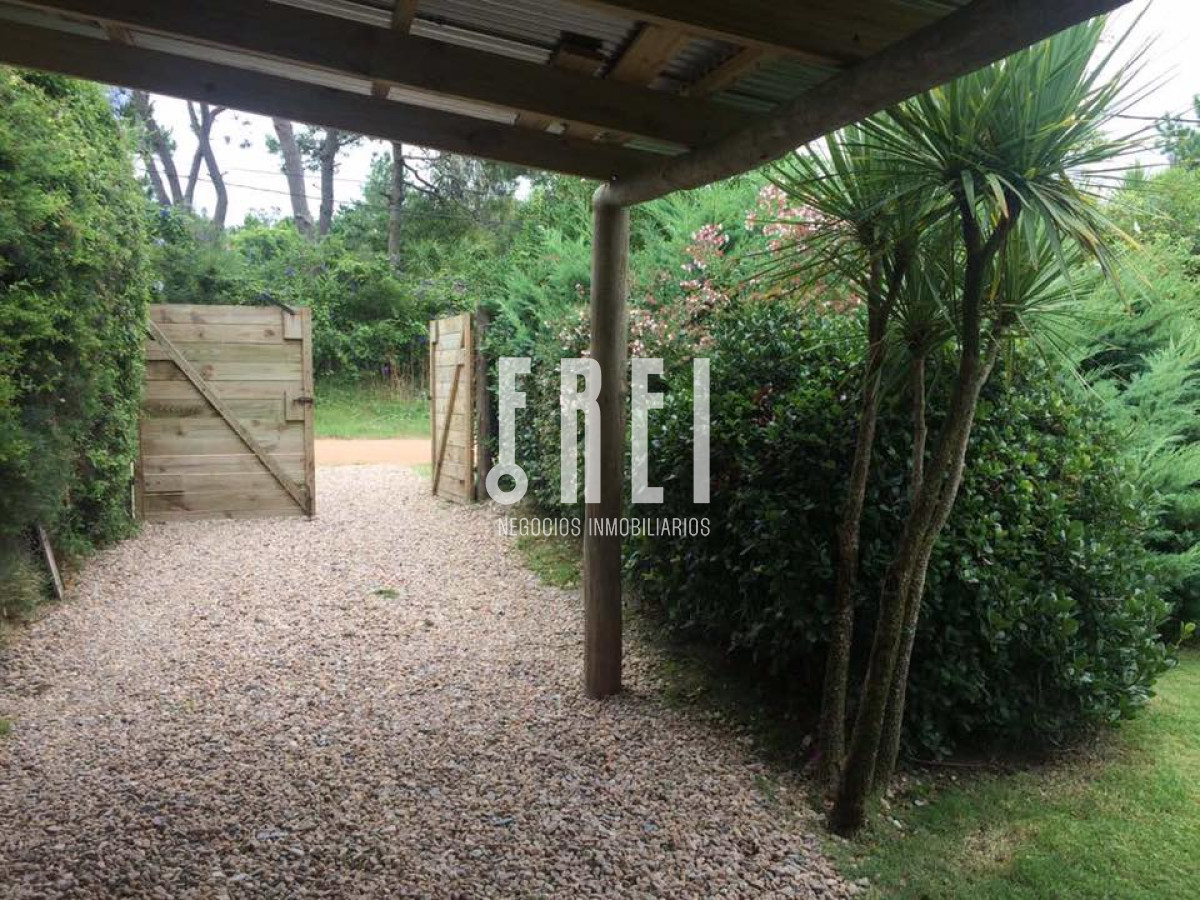 Casa ID.11 - Casa en Rincón del Indio 3 dormitorios piscina