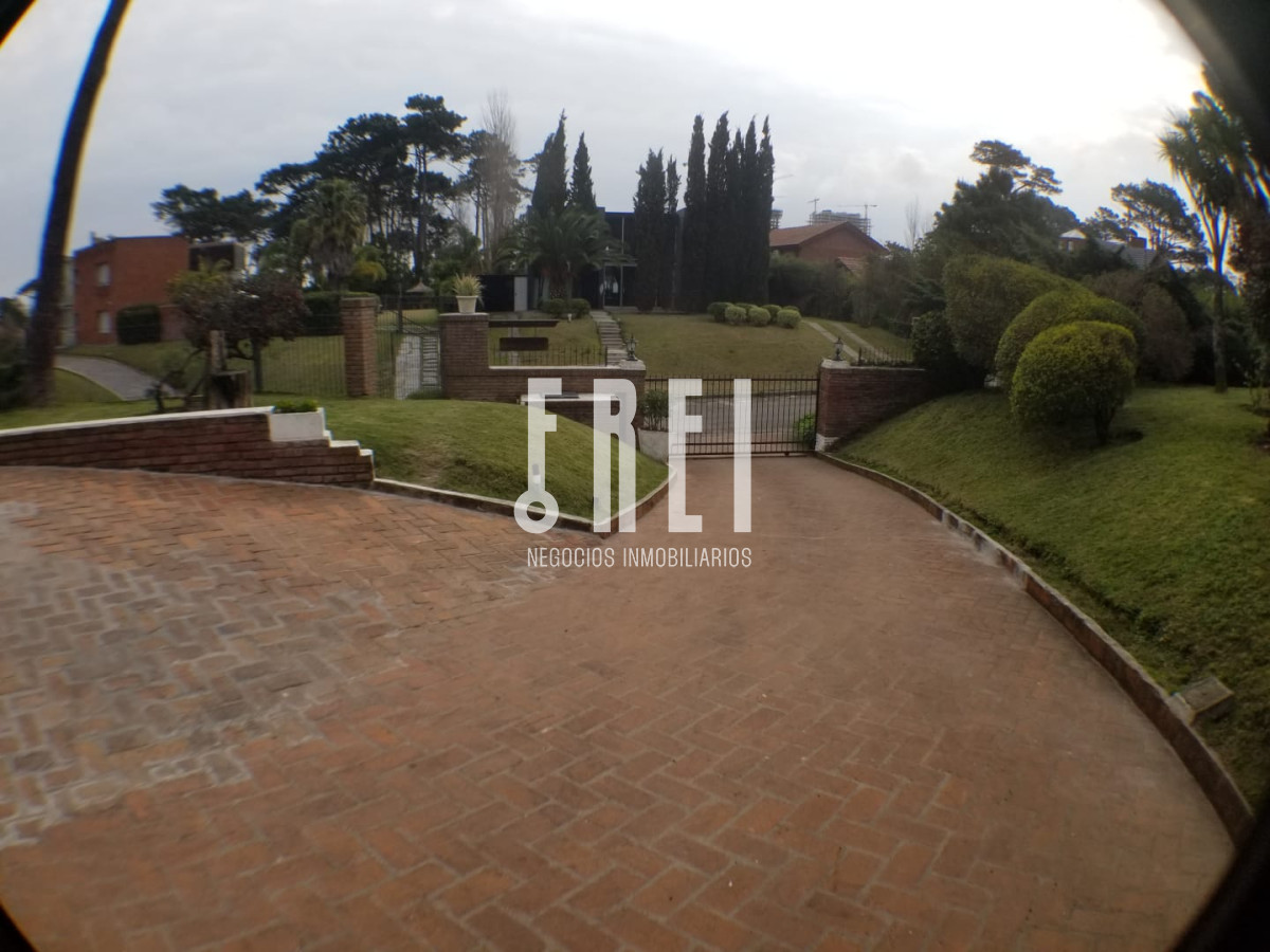 Casa ID.21 - Casa en Mansa 4 dormitorios con piscina y barbacoa