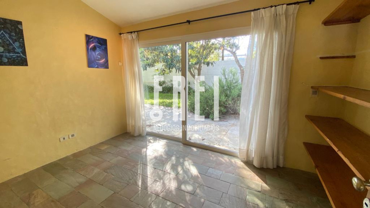 Casa ID.9 - Casa en venta y alquiler anual, en Mansa.