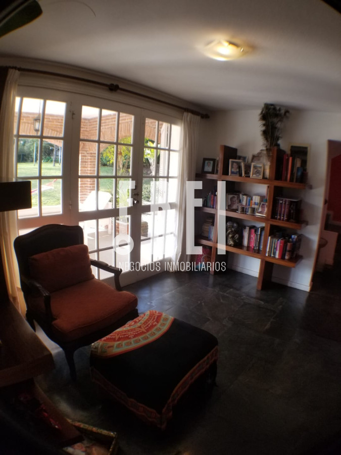 Casa ID.21 - Casa en Mansa 4 dormitorios con piscina y barbacoa