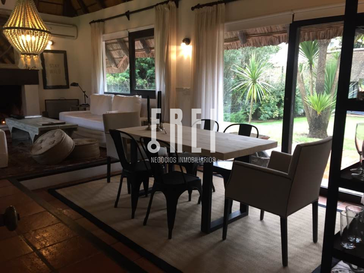 Casa ID.11 - Casa en Rincón del Indio 3 dormitorios piscina