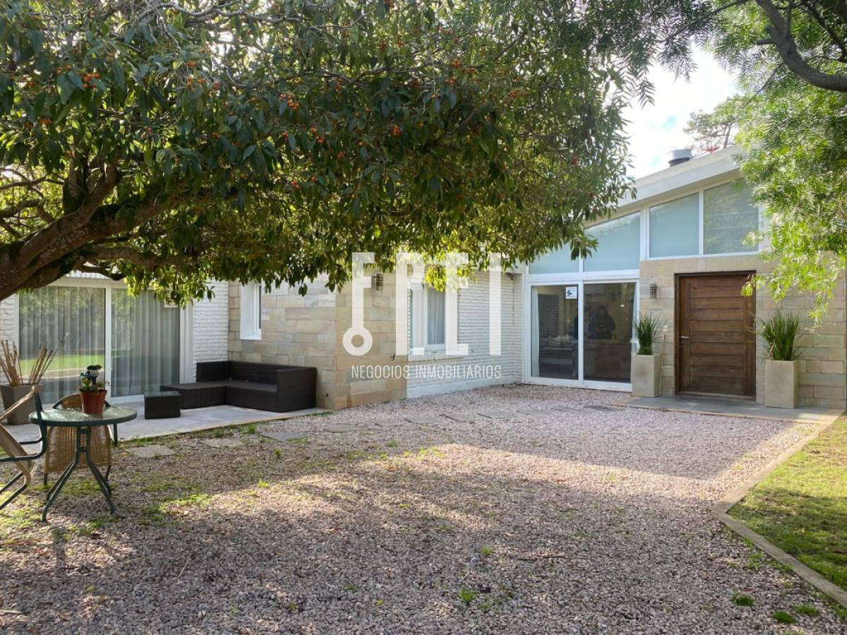 Casa ID.9 - Casa en venta y alquiler anual, en Mansa.