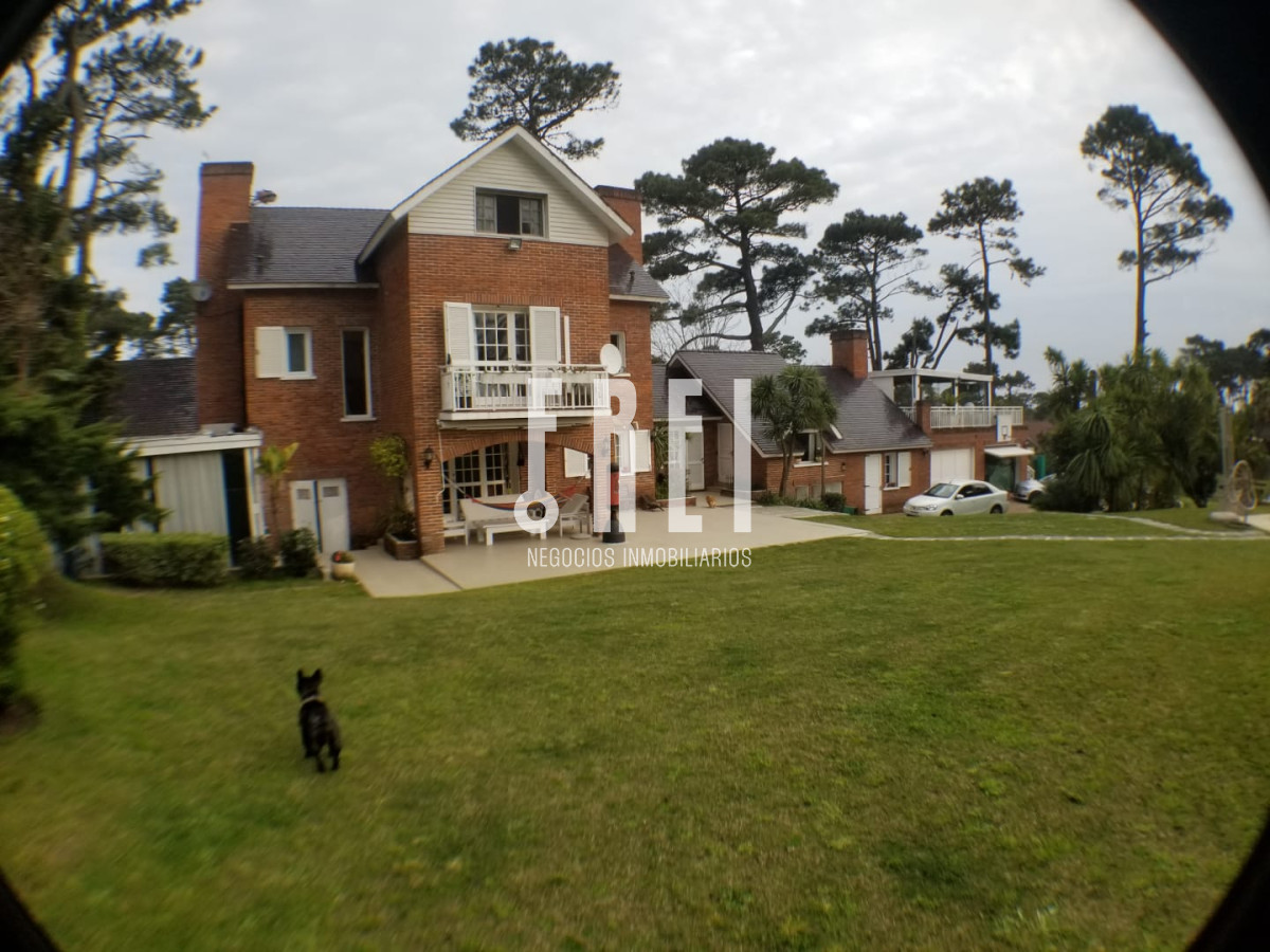 Casa ID.21 - Casa en Mansa 4 dormitorios con piscina y barbacoa